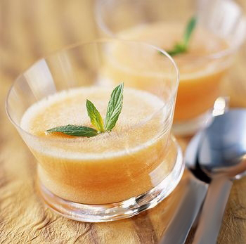 طريقة عمل حساء الشمام والبطيخ بالكريما في 10 دقيقة - وصفة 2023